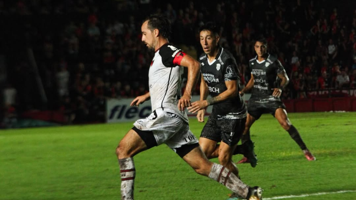 Christian Bernardi en el triunfo de Colón sobre Chaco For Ever. Christian Bernardi en el triunfo de Colón sobre Chaco For Ever.