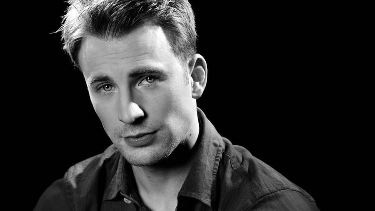 Chris Evans cautivó a sus fans con sus tiernas fotos de infancia