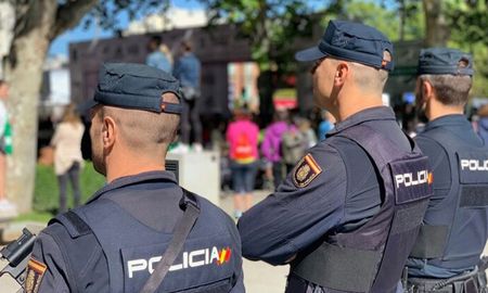 detuvieron en espana a un argentino acusado de tres abusos sexuales: contra su hija y otras dos familiares detuvieron en espana a un argentino acusado de tres abusos sexuales: contra su hija y otras dos familiares