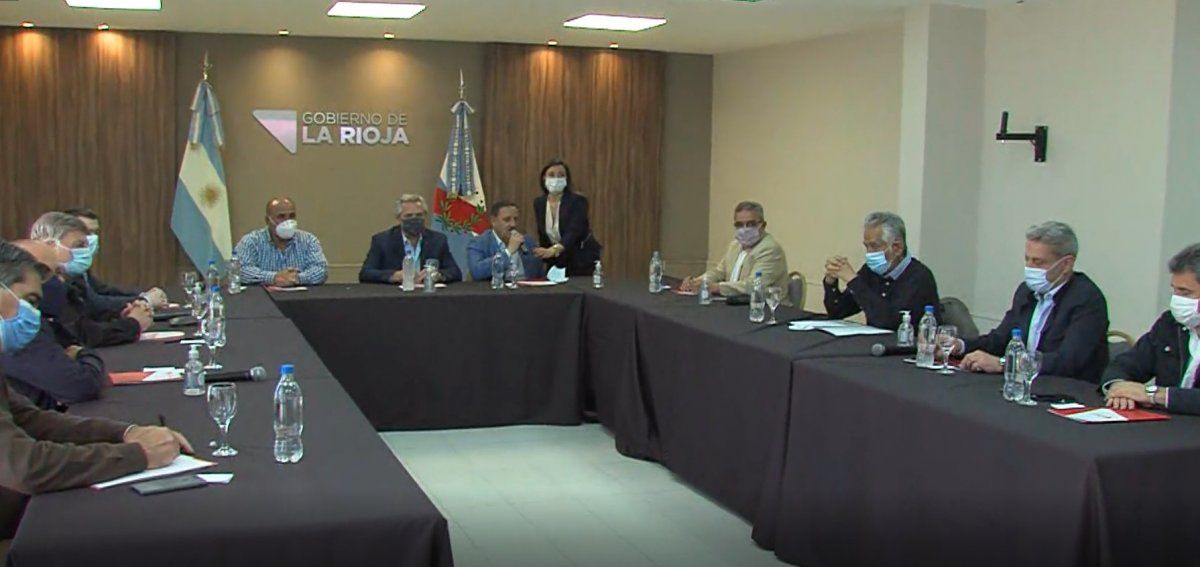 Perotti participó de la reunión de Fernández en La Rioja de forma virtual.