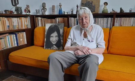 Vera Jarach, Madre de Plaza de Mayo Línea Fundadora y defensora de los derechos humanos. Vera Jarach, Madre de Plaza de Mayo Línea Fundadora y defensora de los derechos humanos.