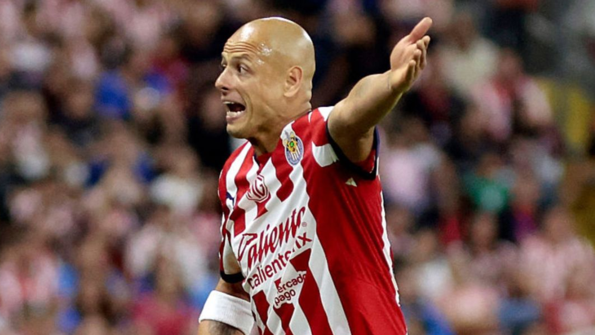 Mhoni Vidente sostuvo que lo que ocurre con Chicharito no es solo un problema deportivo o mediático. Mhoni Vidente sostuvo que lo que ocurre con Chicharito no es solo un problema deportivo o mediático.