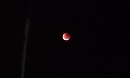 La “superluna de sangre” generó un espectáculo a cielo abierto