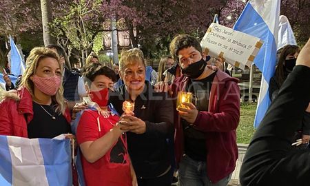 La locomotora Oliveras estuvo en la marcha por la Justicia y se tomó fotos con los asistentes. La locomotora Oliveras estuvo en la marcha por la Justicia y se tomó fotos con los asistentes.
