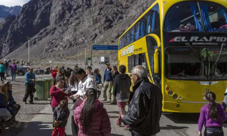 Las víctimas eran de Mendoza. Los dos choferes resultaron con heridas leves. Las víctimas eran de Mendoza. Los dos choferes resultaron con heridas leves.