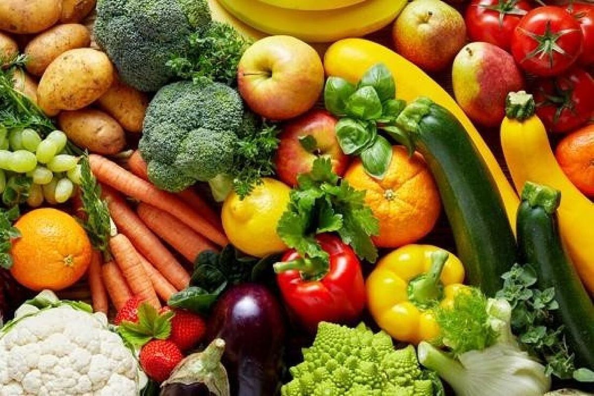 Esta receta de batata dulce asada con salsa de yogur y nueces es una excelente fuente de vitamina A