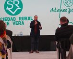 “El Niño no nos va a agarrar de brazos cruzados sino con obras terminadas y proyectos en marcha”, afirmó el ministro de Obras Públicas de Santa Fe, Lisandro Enrico. “El Niño no nos va a agarrar de brazos cruzados sino con obras terminadas y proyectos en marcha”, afirmó el ministro de Obras Públicas de Santa Fe, Lisandro Enrico.