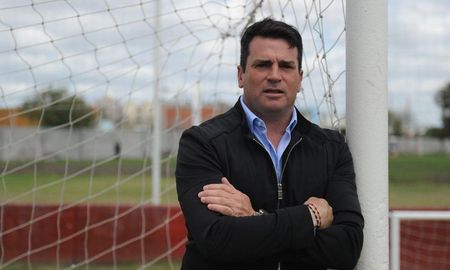 Pablo Cavallero, exarquero de la Selección de fútbol de Argentina, sufrió un robo en su casa de Nordelta, donde le sustrajeron un Rólex, una gran suma en dólares y las llaves de un auto Ferrari. Pablo Cavallero, exarquero de la Selección de fútbol de Argentina, sufrió un robo en su casa de Nordelta, donde le sustrajeron un Rólex, una gran suma en dólares y las llaves de un auto Ferrari.