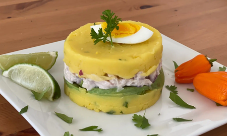 Aire de Santa Fe | Sencillo y único: la receta rápida y económica para hacer causa limeña