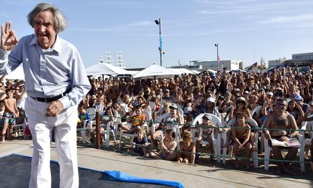carlitos bala reunio a varias generaciones en mar del plata carlitos bala reunio a varias generaciones en mar del plata