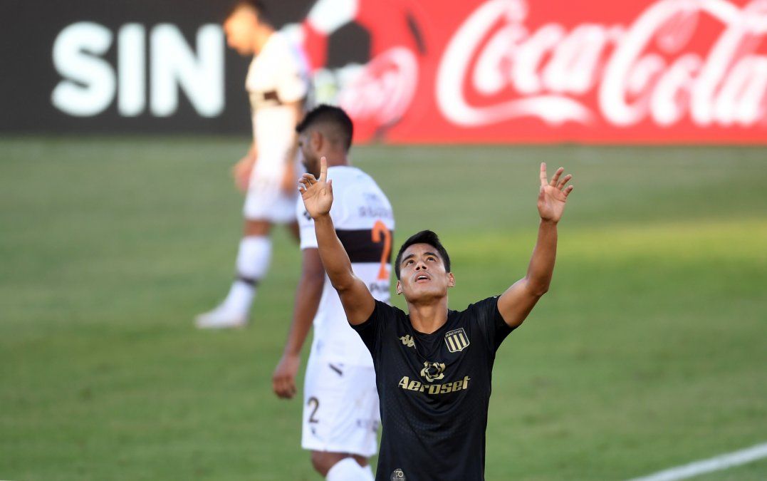 Racing derrotó 2-0 a Platense y sumó su segundo triunfo consecutivo en la Copa de la Liga.