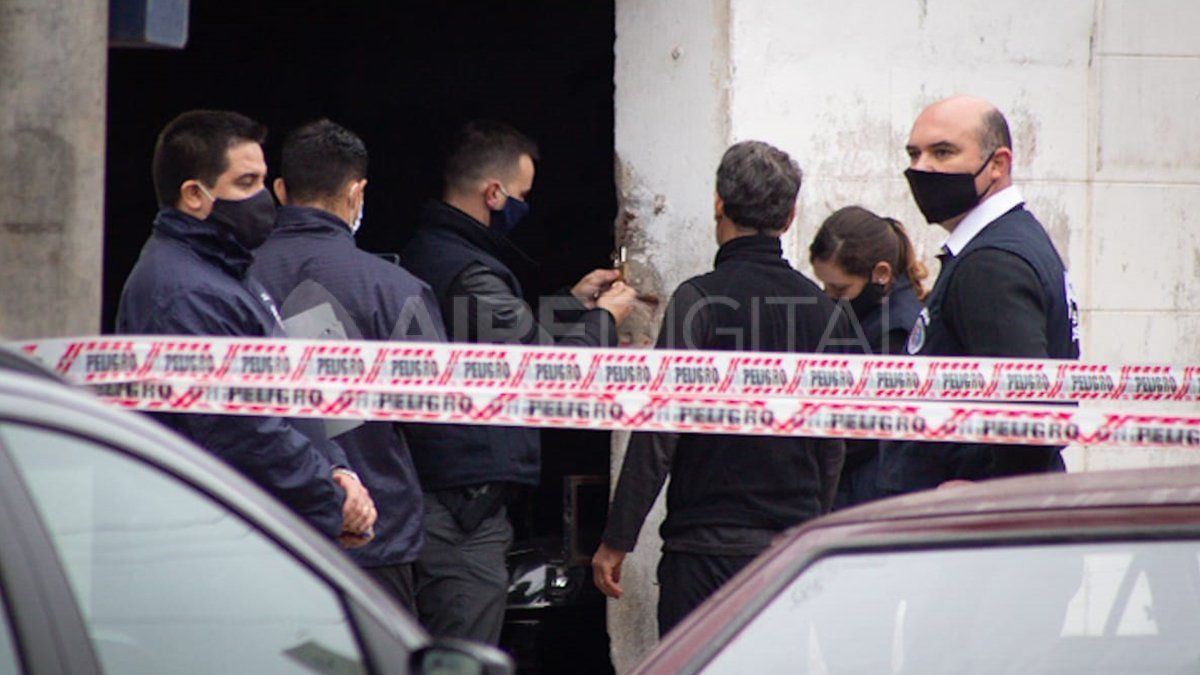 La cochera permanece clausurada y con faja de seguridad por orden judicial. 