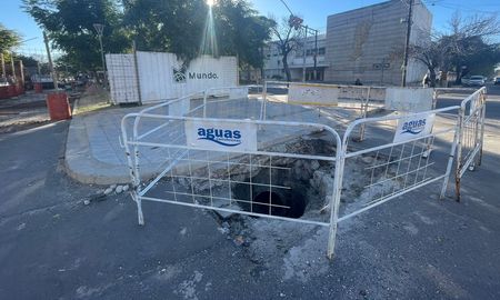 Corte de tránsito programado en la zona del socavón de Bulevar y Urquiza. Corte de tránsito programado en la zona del socavón de Bulevar y Urquiza.