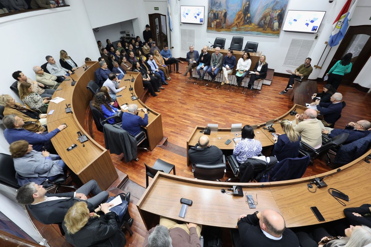 Cabe recordar que el pasado 15 de abril el Gobierno provincial promulgó y publicó en el Boletín Oficial la nueva Ley Orgánica de Municipios, centrada en la autonomía municipal. Cabe recordar que el pasado 15 de abril el Gobierno provincial promulgó y publicó en el Boletín Oficial la nueva Ley Orgánica de Municipios, centrada en la autonomía municipal. 