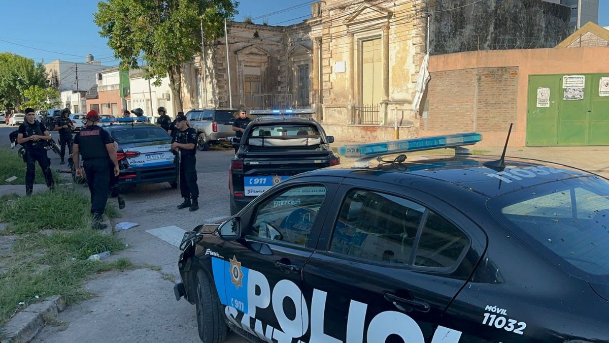 El hecho ocurrió frente a la vecinal barrio Sur.