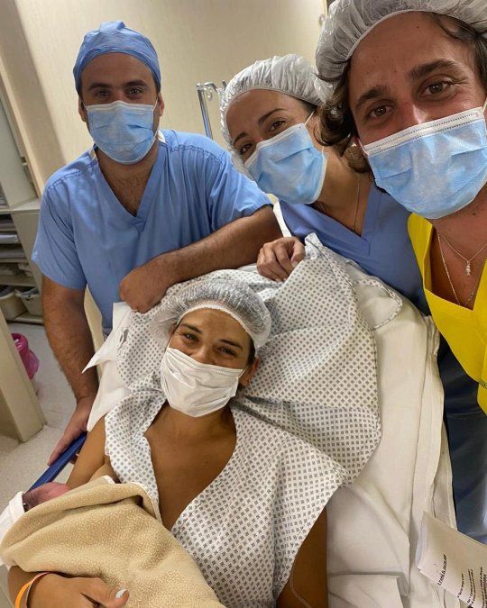 Mica Vázquez dio a luz a un varón.