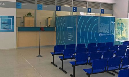 El Banco Central analiza eliminar la obligatoriedad de sacar turnos para la atención presencial. El Banco Central analiza eliminar la obligatoriedad de sacar turnos para la atención presencial.