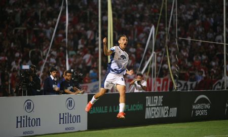 Independiente Rivadavía goleó a River en Mendoza. Independiente Rivadavía goleó a River en Mendoza.
