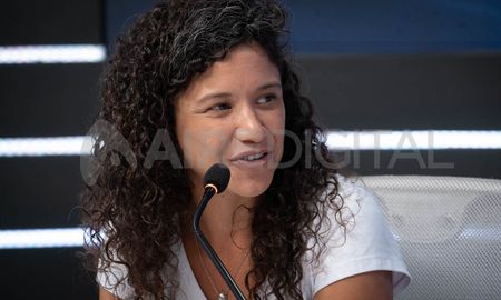 Romina Sonzogni, precandidata a concejal de Monte Vera, visitó los estudios de AIRE. Romina Sonzogni, precandidata a concejal de Monte Vera, visitó los estudios de AIRE.