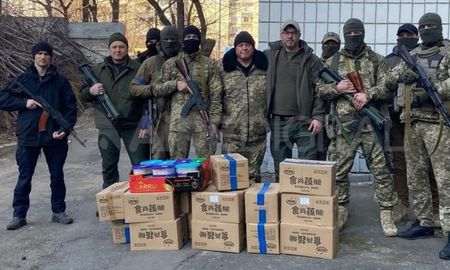 Pavlo asiste a los soldados y refugiados en Kiev, la capital ucraniana asediada por el ejército ruso. Pavlo asiste a los soldados y refugiados en Kiev, la capital ucraniana asediada por el ejército ruso.