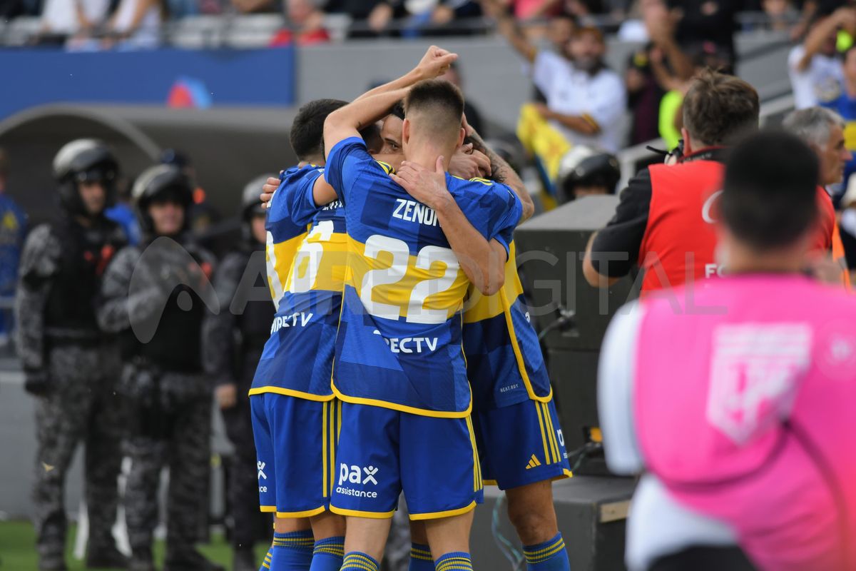 El festejo de los jugadores de Boca, que le ganó 3 a 2 a River. El festejo de los jugadores de Boca, que le ganó 3 a 2 a River.
