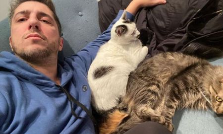 El exconductor de “La Peña de Morfi” suele compartir muchas fotos de sus gatos en sus redes sociales.&nbsp;