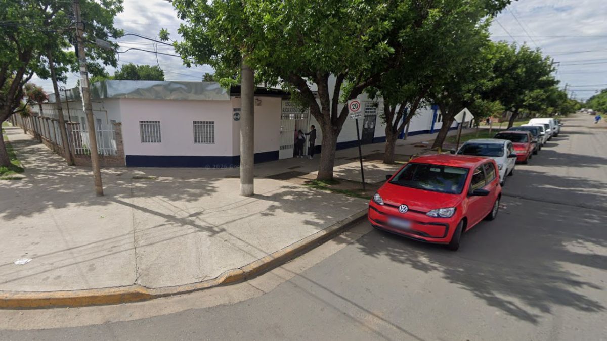 Un ataque a balazos contra una escuela primaria generó conmoción este miércoles en Villa Gobernador Gálvez.