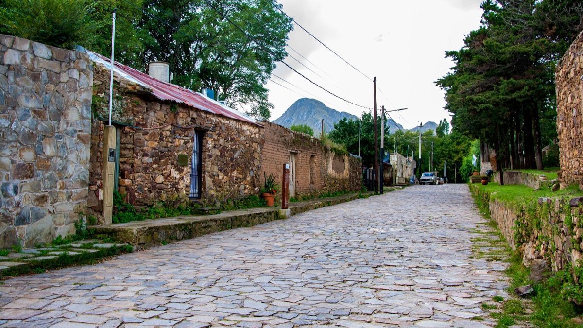 Escapada a un pequeño pueblo de San Luis con minas de oro y un río dorado.