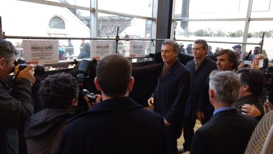 Mauricio Macri y una visita sorpresa a La Rural