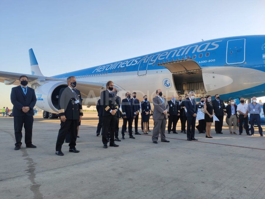 Partió hacia Moscú el avión de Aerolíneas que traerá al país 300 mil dosis de la vacuna rusa contra el covid
