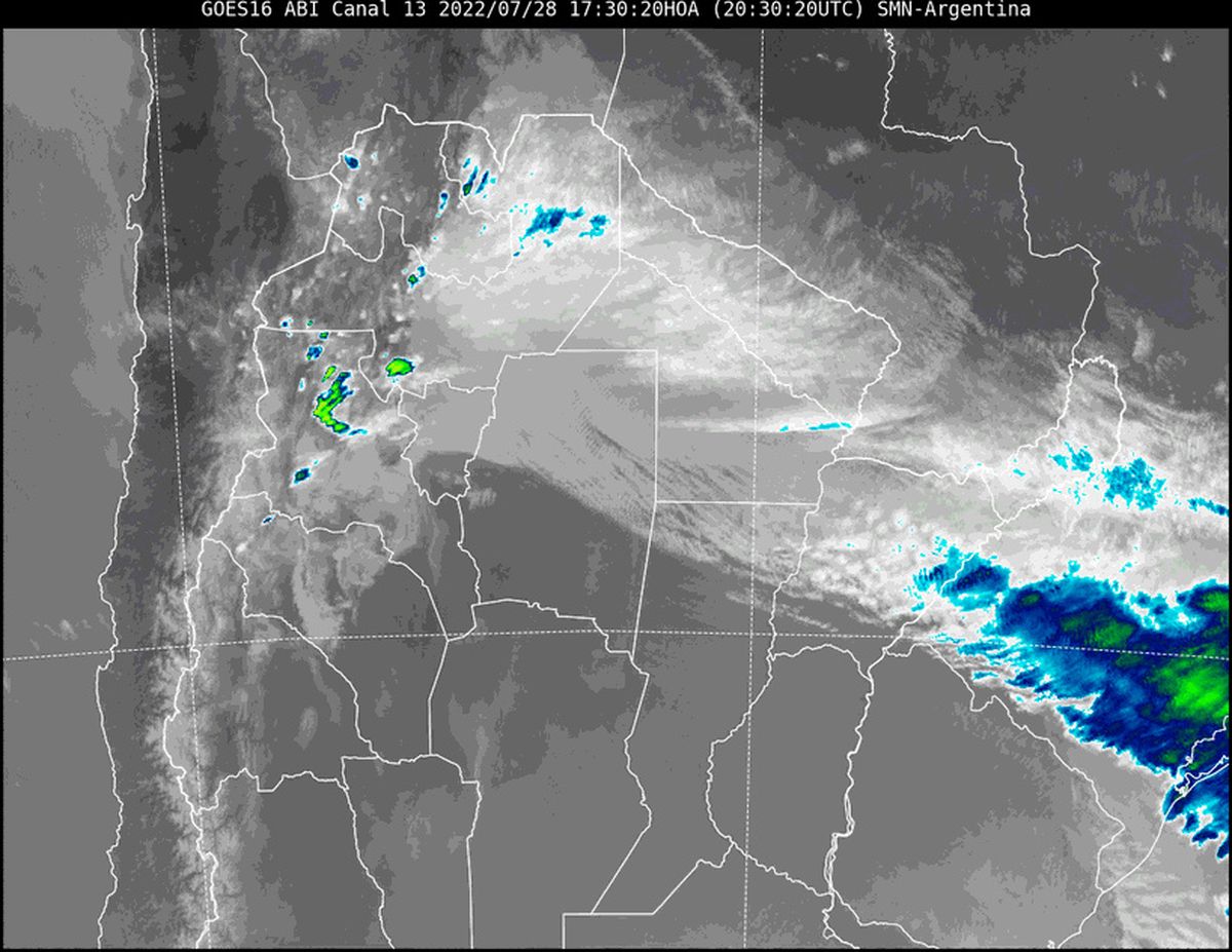 En la imagen satelital se observa que solo el extremo norte de nuestra provincia continúa con nubosidad, mientras que el resto ya tiene cielo despejado.
