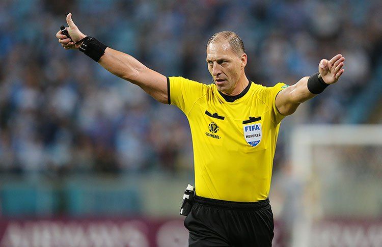 Néstor Pitana será el árbitro del partido inaugural de la Copa América