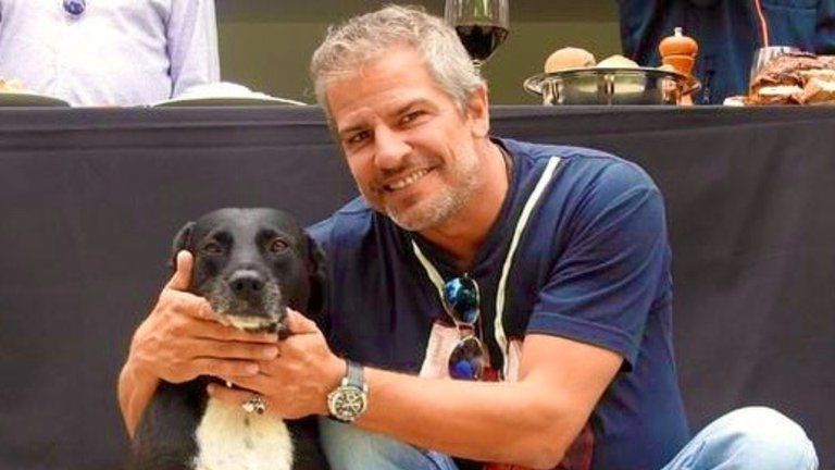 Patricio Giménez se indignó con el dueño del restaurante que le prohibió que la perra esté suelta.