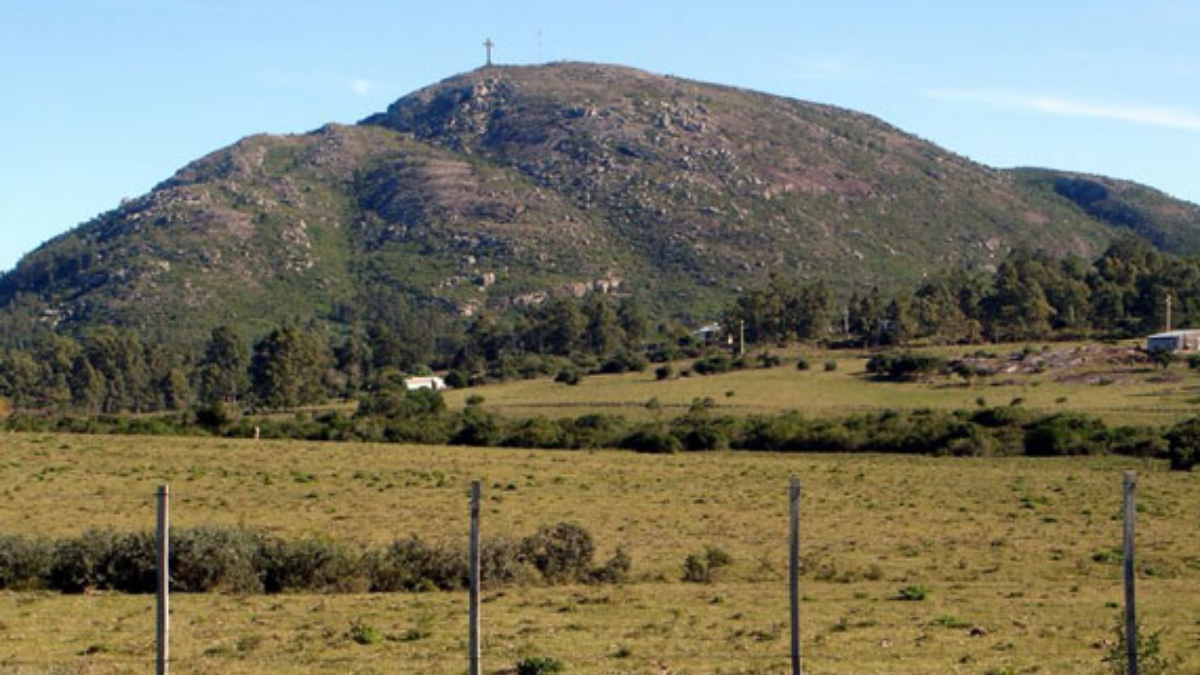 El cerro Pan de Azúcar se erige como el atractivo principal para los amantes de la naturaleza. El cerro Pan de Azúcar se erige como el atractivo principal para los amantes de la naturaleza.