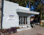 La Comisar&iacute;a 9na, situada en Avenida Facundo Zuvir&iacute;a y Esqui&uacute;. El penal donde se alojan actualmente m&aacute;s de 30 detenidos, se encuentra en la parte trasera.&nbsp;