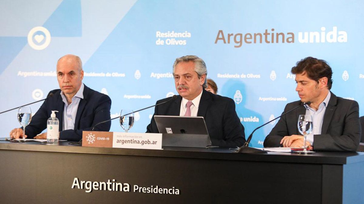 El presidente junto a Rodr&iacute;guez Larreta y Kicillof en la conferencia donde anunci&oacute; la extensi&oacute;n de la cuarentena hasta el 24 de mayo.&nbsp;