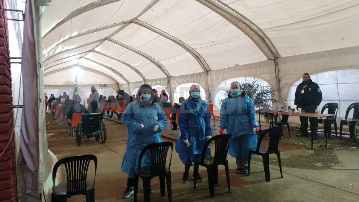 De acuerdo al Monitor Público de Vacunación, hasta esta tarde se distribuyeron 49.240.699 dosis de vacunas en todo el país