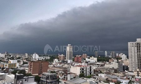 La ciudad de Santa Fe es vulnerable cuando hay lluvias intensas y por so necesita una infraestructura de bombeo eficiente. La ciudad de Santa Fe es vulnerable cuando hay lluvias intensas y por so necesita una infraestructura de bombeo eficiente.