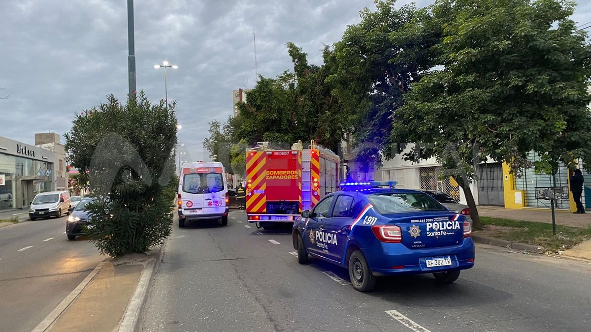 El tránsito estuvo interrumpido en la mano al norte sobre la Avenida Facundo Zuviría.