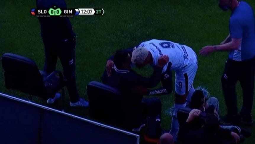 En el amistoso entre San Lorenzo y Gimnasia y Esgrima de La Plata, Nicolás Contín abrazó a Diego Maradona.