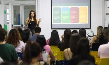 Academia CCU, el programa que ya eligieron más de 10 mil emprendedores para potenciar sus pymes. Academia CCU, el programa que ya eligieron más de 10 mil emprendedores para potenciar sus pymes.