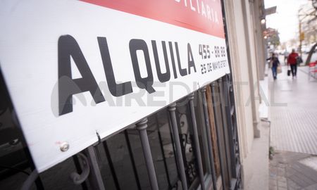 Hastael 60% del salario se destina a vivienda y Santa Fe muestra fuerteconcentración inmobiliaria, entre otras problemáticas. Hastael 60% del salario se destina a vivienda y Santa Fe muestra fuerteconcentración inmobiliaria, entre otras problemáticas.