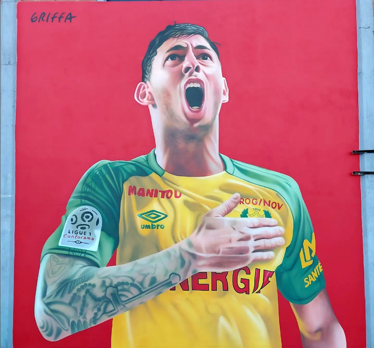 Uno de los murales que Gabriel Griffa realizó a Emiliano Sala. Uno de los murales que Gabriel Griffa realizó a Emiliano Sala.