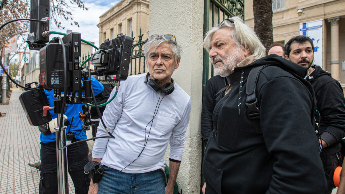 "El Infierno de los Vivos" une el pasado y el presente de su director Alberto Gieco. "El Infierno de los Vivos" une el pasado y el presente de su director Alberto Gieco.