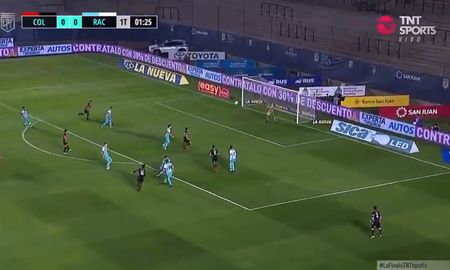 Colon avisó a Racing con un tiro elevado de Cristian Ferreira. Colon avisó a Racing con un tiro elevado de Cristian Ferreira.
