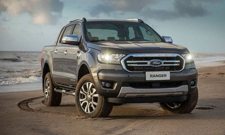 Ford amplia la gama de la Ranger, su camioneta más vendida, con una versión orientada al uso diario con el motor más chico de la gama. Ford amplia la gama de la Ranger, su camioneta más vendida, con una versión orientada al uso diario con el motor más chico de la gama.