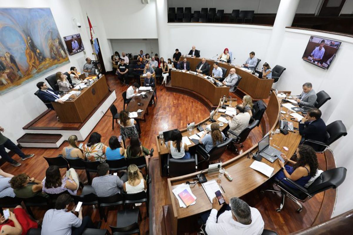 Fuentes del Poder Legislativo local confirmaron a AIRE que el período de sesiones ordinarias del Concejo de Santa Fe comenzará el jueves 6 de marzo. 
