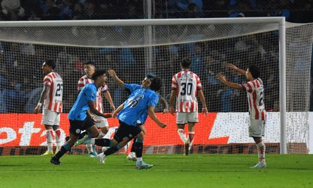 El festejo de los jugadores de Belgrano tras conseguir el 1 a 0 ante Unión. El festejo de los jugadores de Belgrano tras conseguir el 1 a 0 ante Unión.