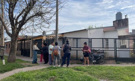 Estamos a merced de la delincuencia, aseguró un grupo de vecinos de Barrio Punta Norte de la Ciudad de Santa Fe. Estamos a merced de la delincuencia, aseguró un grupo de vecinos de Barrio Punta Norte de la Ciudad de Santa Fe.
