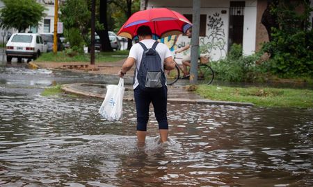 Este sábado siguió lloviendo en Santa Fe y ya van dos días repletos de agua.&nbsp;